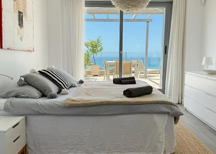 Exclusive Penthouse In Cabopino With Stunning Sea Views - By Reyna Novillo