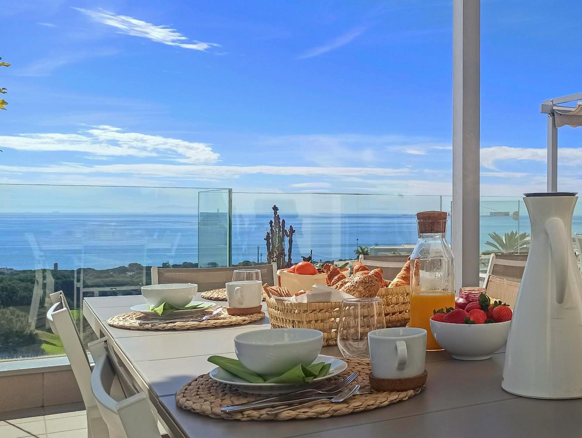Exclusive Penthouse In Cabopino With Stunning Sea Views - By Reyna Novillo Apartment *