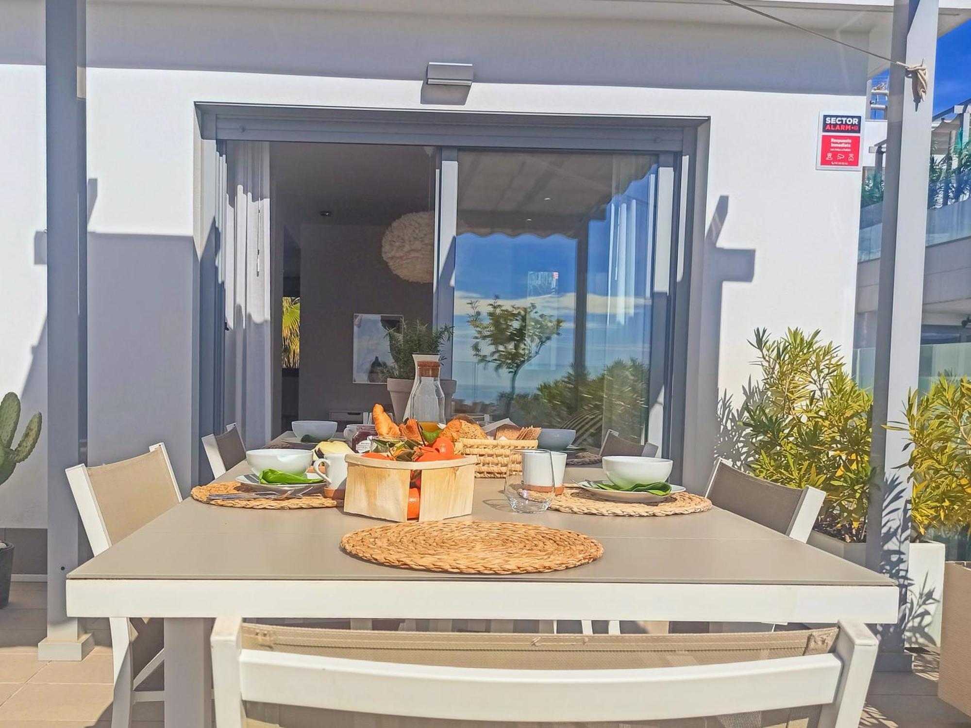 Exclusive Penthouse In Cabopino With Stunning Sea Views - By Reyna Novillo Apartment Marbella