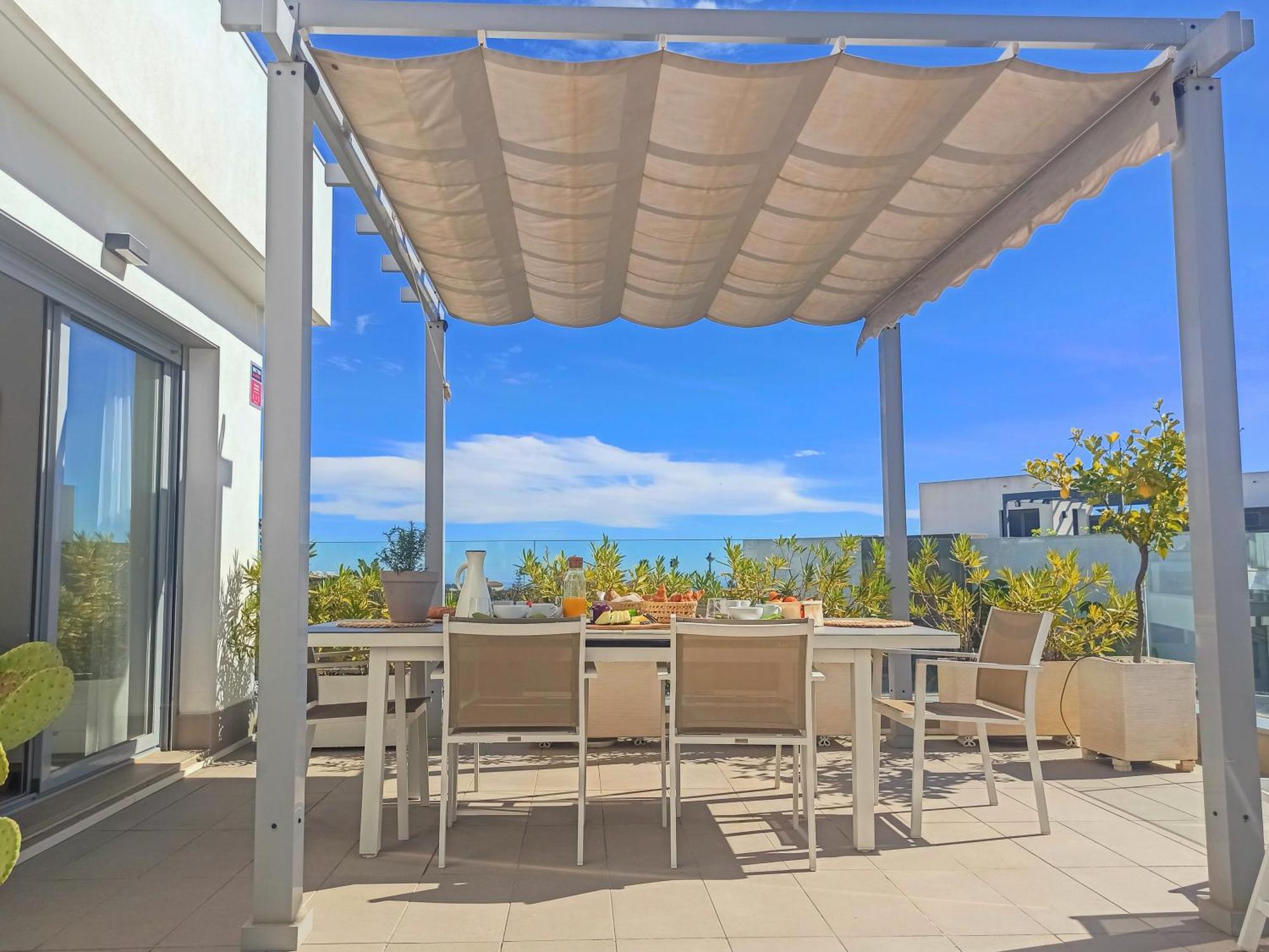 Exclusive Penthouse In Cabopino With Stunning Sea Views - By Reyna Novillo Apartment Marbella
