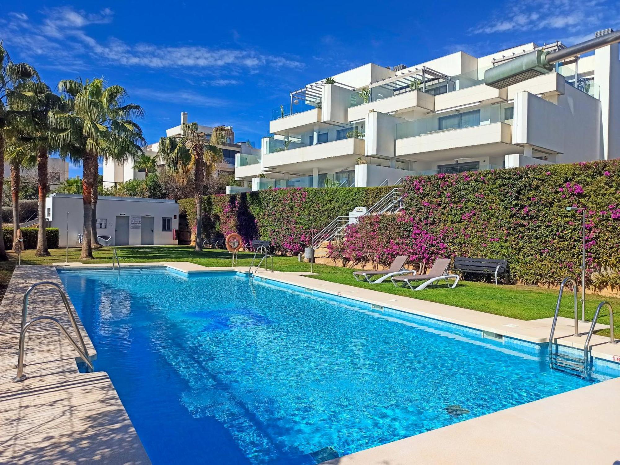 Exclusive Penthouse In Cabopino With Stunning Sea Views - By Reyna Novillo Apartment Marbella
