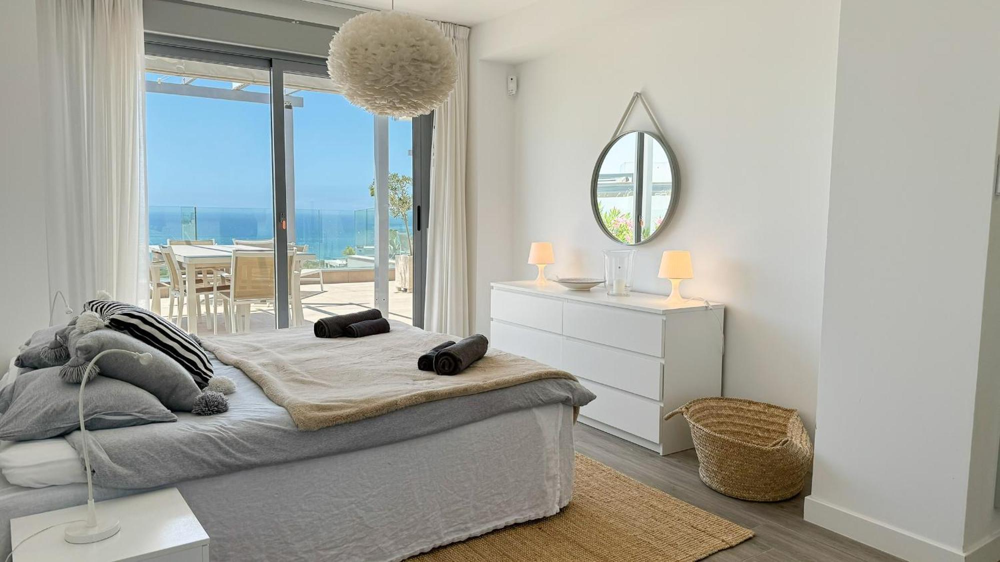 Exclusive Penthouse In Cabopino With Stunning Sea Views - By Reyna Novillo Apartment Marbella