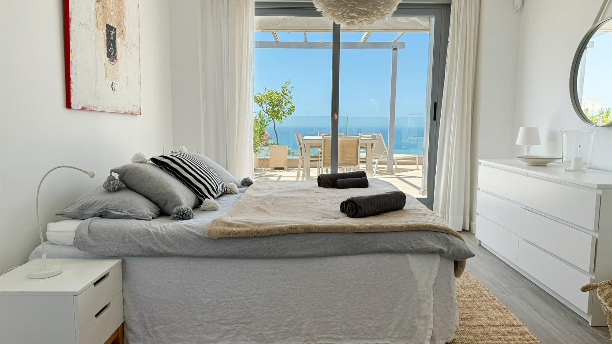 Exclusive Penthouse In Cabopino With Stunning Sea Views - By Reyna Novillo Apartment